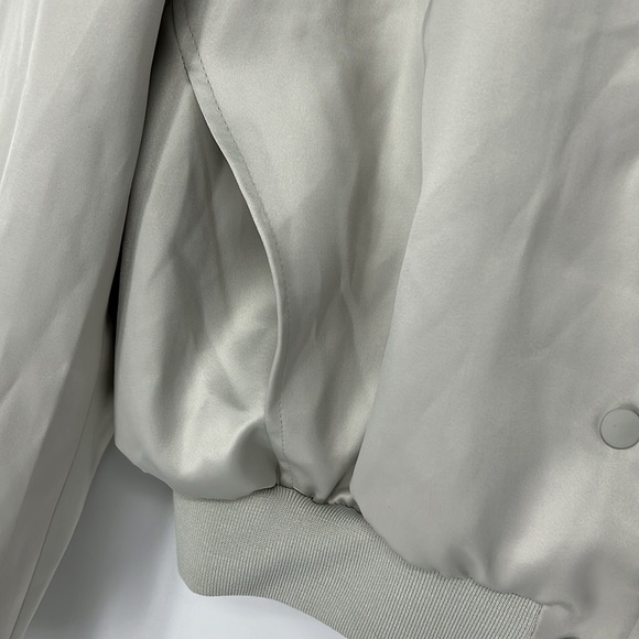 Truth by republic NWT women’s bomber jacket large - Picture 2 of 9